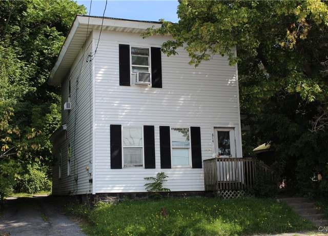 Property at 814 N Geddes St, Syracuse, NY 13204, 3 beds, 1 bath