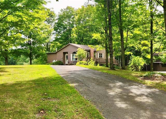 Property at 15 Montgomery St, Parish, NY 13131, 3 beds, 1 bath