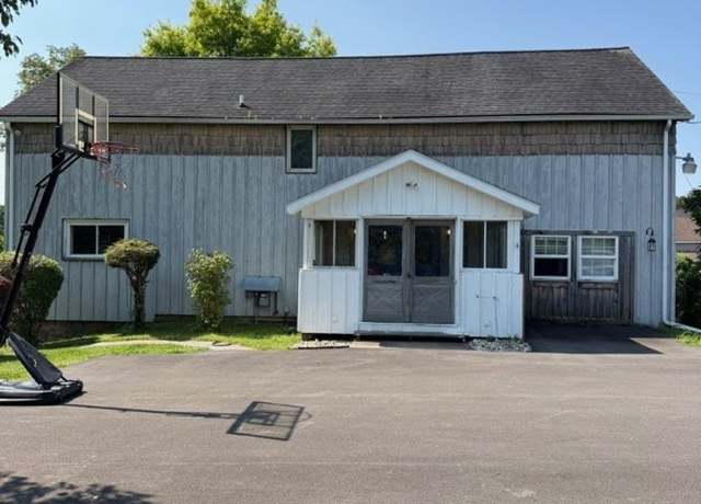 Property at 3590 Oneida St, New Hartford, NY 13319, 3 beds, 2 baths