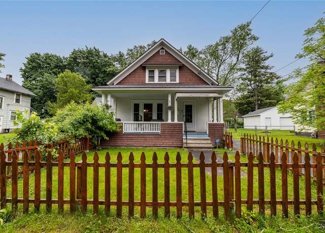 Property at 118 Smith Rd, Syracuse, NY 13207, 4 beds, 1.5 baths