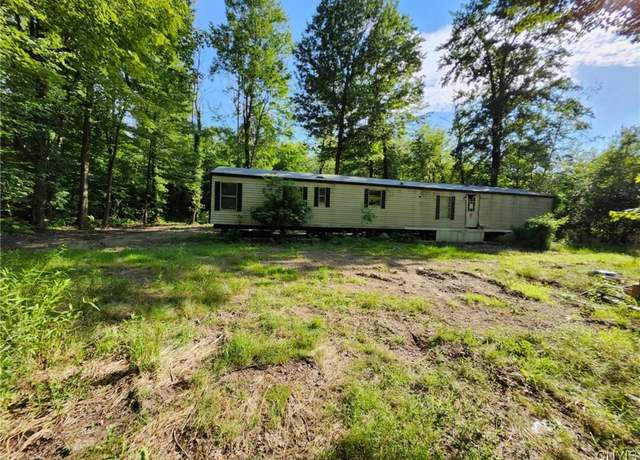 Property at 5 Beach Rd, Constantia, NY 13042, 2 beds, 2 baths