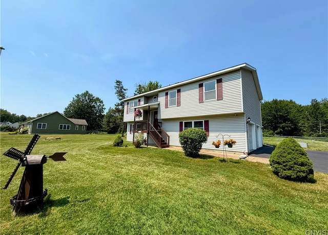 Property at 7381 E Taft Rd, Cicero, NY 13057, 3 beds, 2 baths