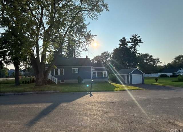 Property at 5627 Bear Rd, Cicero, NY 13212, 3 beds, 2 baths