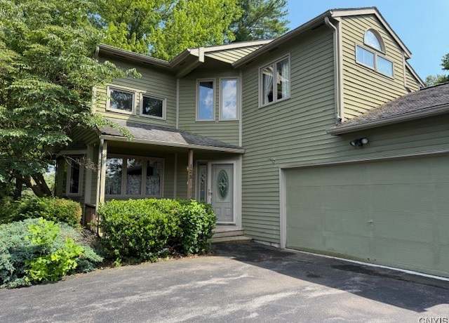 Property at 125 Woodspath Rd, Salina, NY 13090, 3 beds, 2 baths