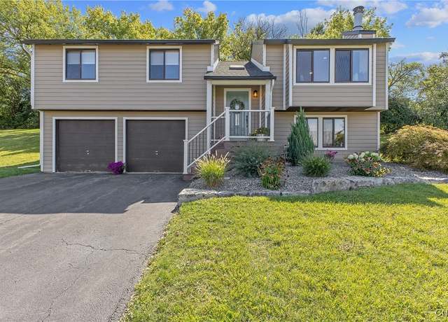 Property at 229 Woodmont Dr, Camillus, NY 13031, 3 beds, 1.5 baths
