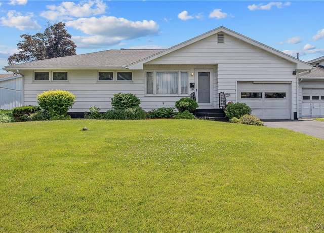 Property at 113 Bellshire Ln, Syracuse, NY 13208, 3 beds, 2 baths