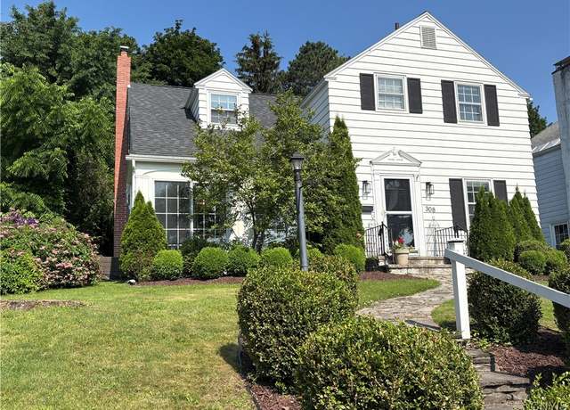 Property at 308 Haddonfield Dr, Dewitt, NY 13214, 3 beds, 1.5 baths