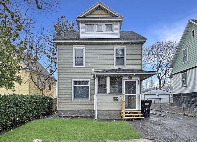 Property at 119 Charmouth Dr, Syracuse, NY 13207, 5 beds, 1.5 baths