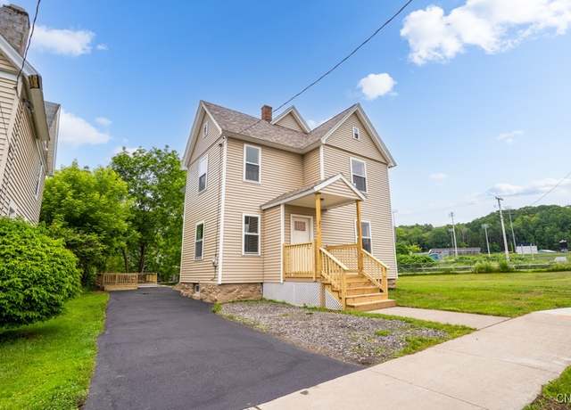 Property at 21 Frederick St, German Flatts, NY 13357, 3 beds, 1.5 baths