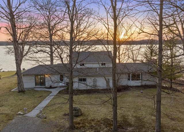 Property at 7277 Farnham Rd, Lysander, NY 13112, 4 beds, 2 baths