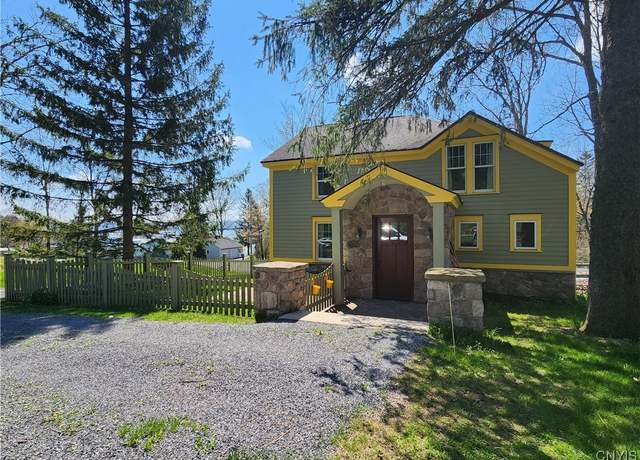 Property at 2746 E Lake Rd, Skaneateles, NY 13152, 4 beds, 1.5 baths