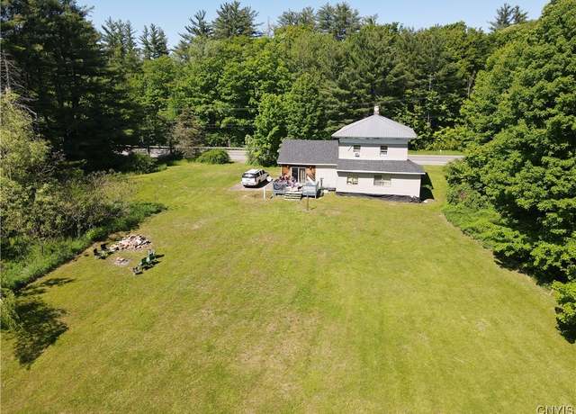 Property at 1871 State Route 13, Albion, NY 13302, 5 beds, 1 bath