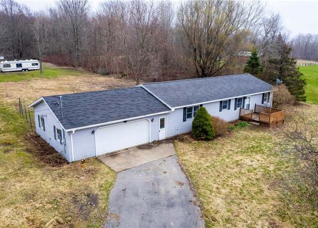 Property at 8071 State Route 104, Oswego, NY 13126, 3 beds, 2 baths