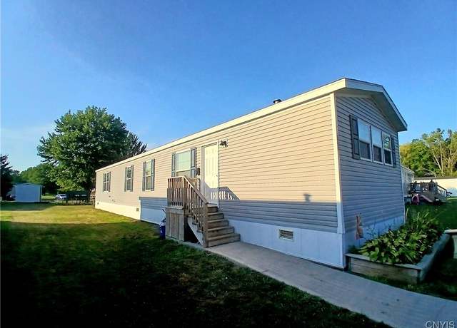 Property at 2900 Banbury Ct, Clay, NY 13090, 3 beds, 2 baths