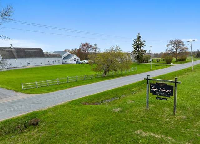 Property at 2066 Deerlick Rd, Cape Vincent, NY 13618, 7 beds, 5 baths