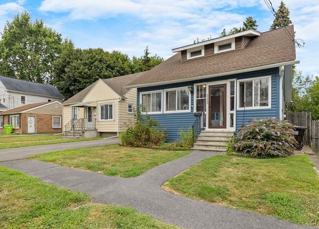 Property at 113 Delmar Pl, Salina, NY 13208, 3 beds, 2 baths