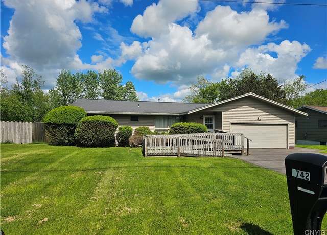 Property at 7742 Davis Rd S, Clay, NY 13212, 3 beds, 2 baths