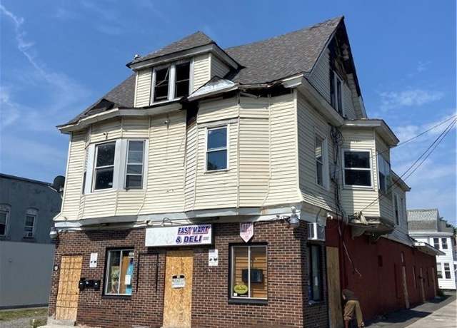 Property at 121 Pond St, Syracuse, NY 13208, 5 beds
