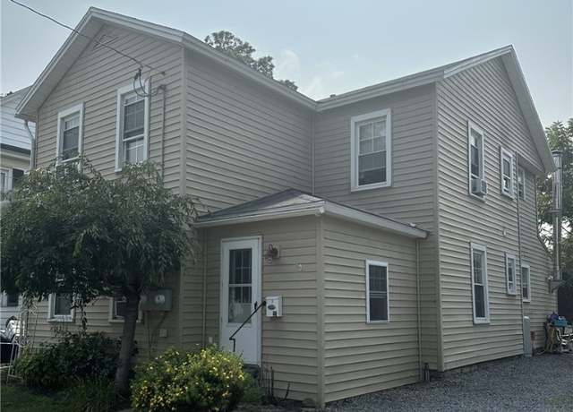 Property at 23-25 Hoffman St, Auburn, NY 13021, 4 beds, 2 baths