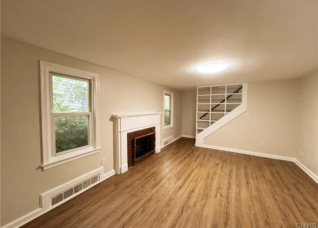 Property at 158 Parkway Dr, Syracuse, NY 13207, 4 beds, 2.5 baths