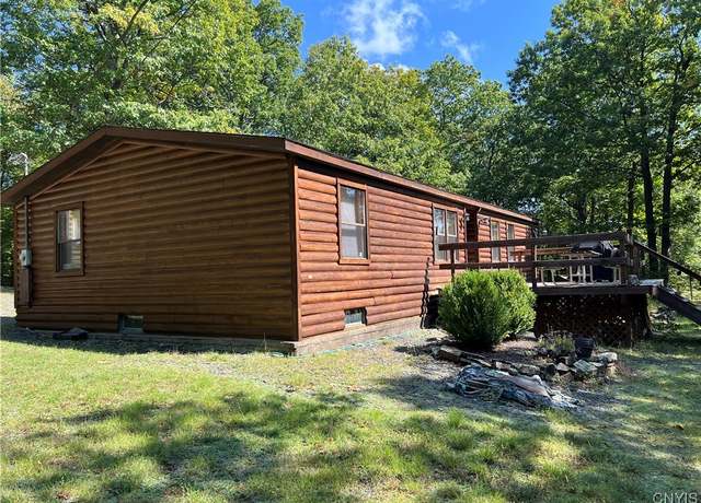 Property at 190 Lynx Dr, Fulton, NY 12149, 3 beds, 2 baths
