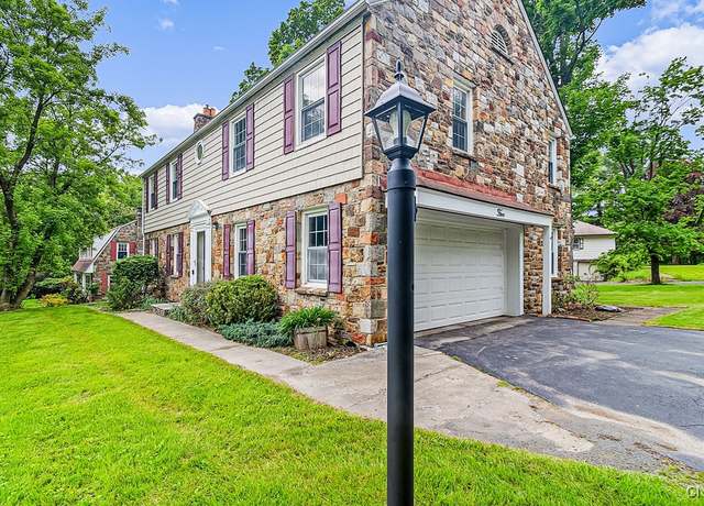 Property at 5 Glencrest Blvd, New Hartford, NY 13413, 4 beds, 2.5 baths