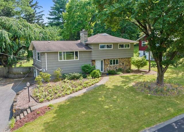Property at 209 Windsor Dr, Dewitt, NY 13214, 4 beds, 2.5 baths