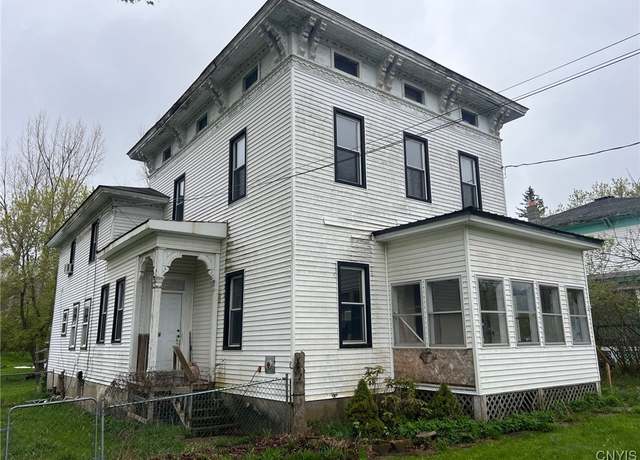 Property at 109 Mechanic St, Antwerp, NY 13608, 5 beds, 2.5 baths