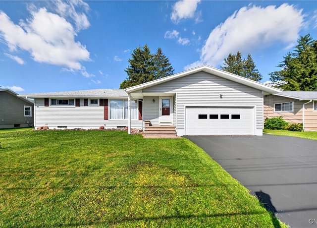 Property at 8147 Brookwood Dr, Cicero, NY 13039, 3 beds, 2 baths