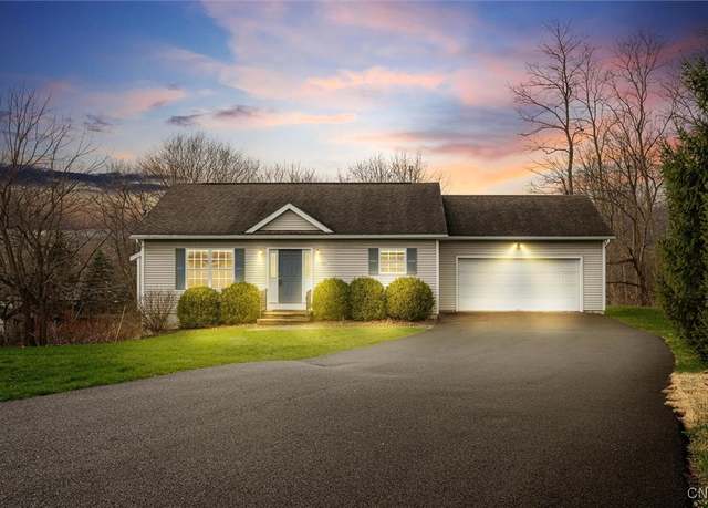 Property at 7686 Clark Ln, Manlius, NY 13104, 3 beds, 2.5 baths