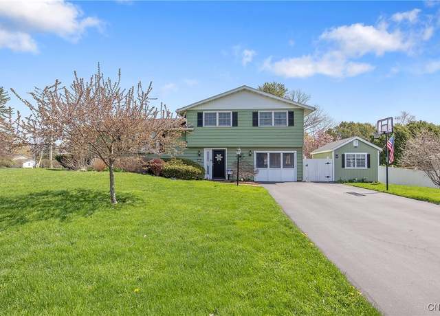 Property at 5812 Tilton Rd, Manlius, NY 13057, 3 beds, 2.5 baths