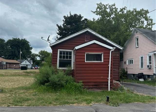 Property at 114 Hovey St, Syracuse, NY 13207, 3 beds, 1 bath