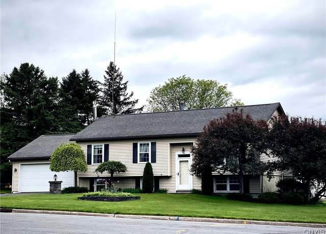 Property at 556 Stoneleigh Rd, Oneida-inside, NY 13421, 3 beds, 3.5 baths
