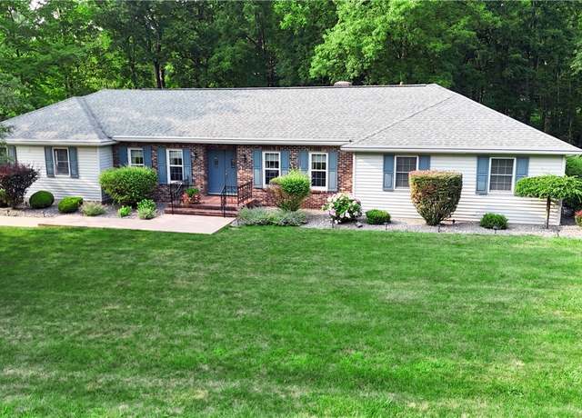 Property at 7 Thurston Blvd, New Hartford, NY 13501, 3 beds, 2.5 baths