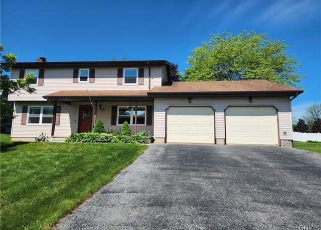 Property at 6 Heather Woods Ct, Skaneateles, NY 13152, 3 beds, 2.5 baths