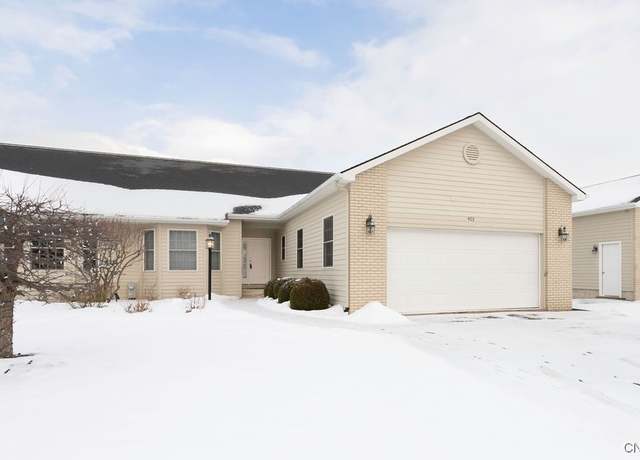 Property at 403 Briar Brook Run, Manlius, NY 13066, 2 beds, 3.5 baths
