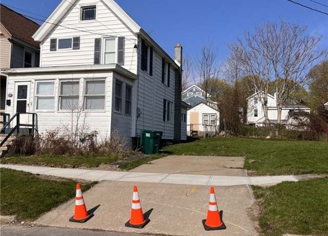 Property at 229 1/2 E 2nd St, Oswego, NY 13126, 2 beds, 1 bath