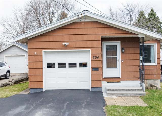 Property at 204 Avon St, Dewitt, NY 13057, 3 beds, 1 bath