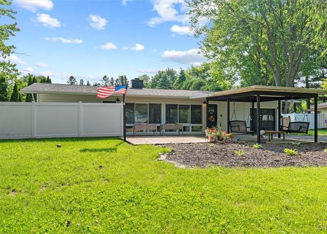 Property at 136 Barclay Rd, Camillus, NY 13031, 3 beds, 1.5 baths