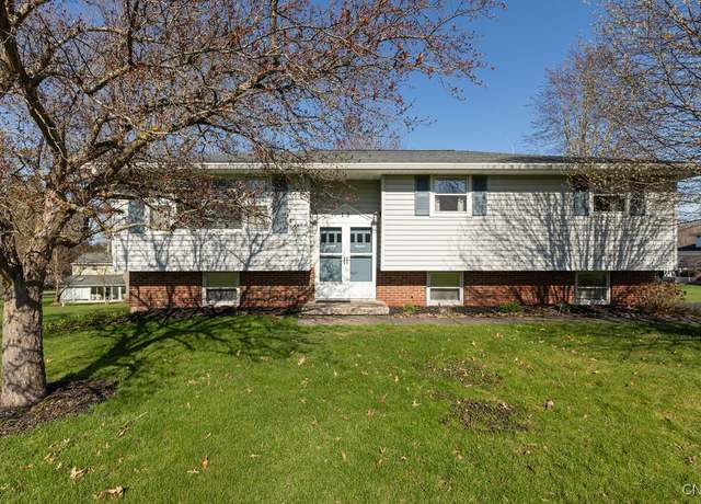Property at 13 Riverview Dr, Fulton, NY 13069, 4 beds, 1.5 baths