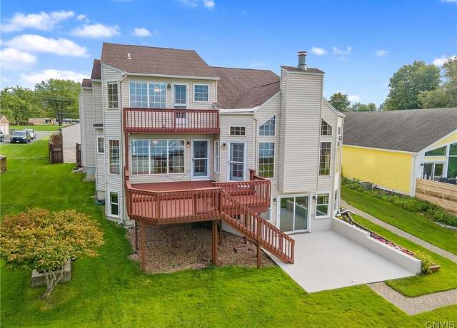 Property at 7179 Lakeshore Rd, Cicero, NY 13039, 4 beds, 4.5 baths