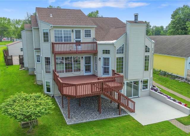Property at 7179 Lakeshore Rd, Cicero, NY 13039, 4 beds, 4.5 baths