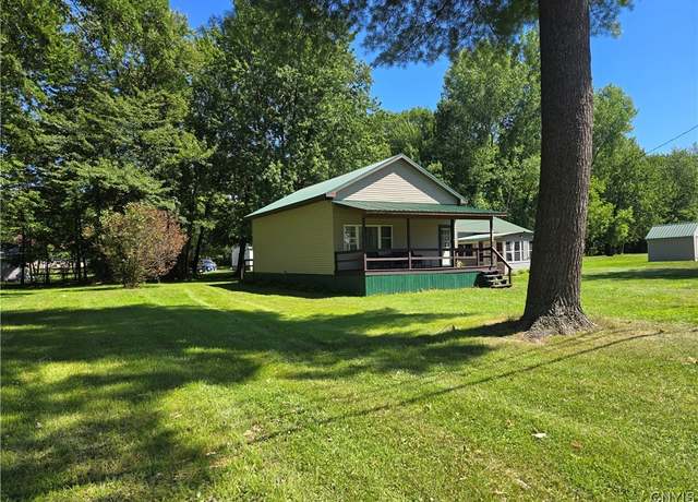 Property at 6752 N Lakeshore Rd, Verona, NY 13478, 2 beds, 1.5 baths