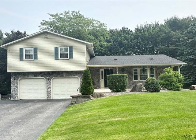 Property at 108 Pineledge Rd, Camillus, NY 13031, 4 beds, 2.5 baths