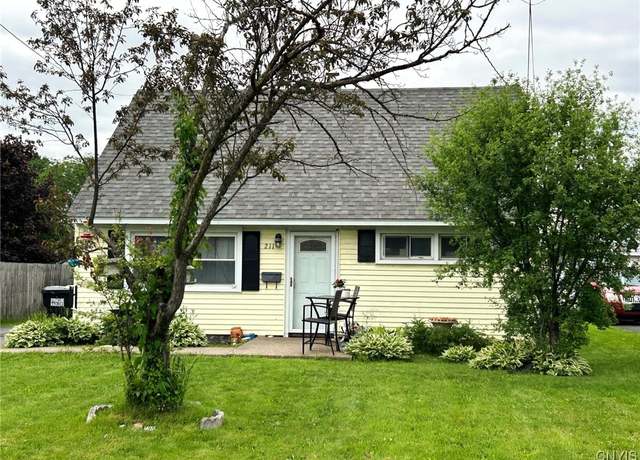 Property at 211 Memphis St, Salina, NY 13088, 4 beds, 1 bath
