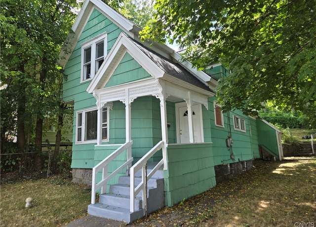Property at 206 Lamont Ave, Geddes, NY 13209, 4 beds, 1.5 baths