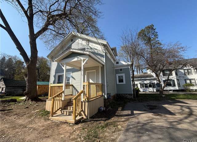 Property at 2 Hillside Pl, German Flatts, NY 13357, 3 beds, 1 bath