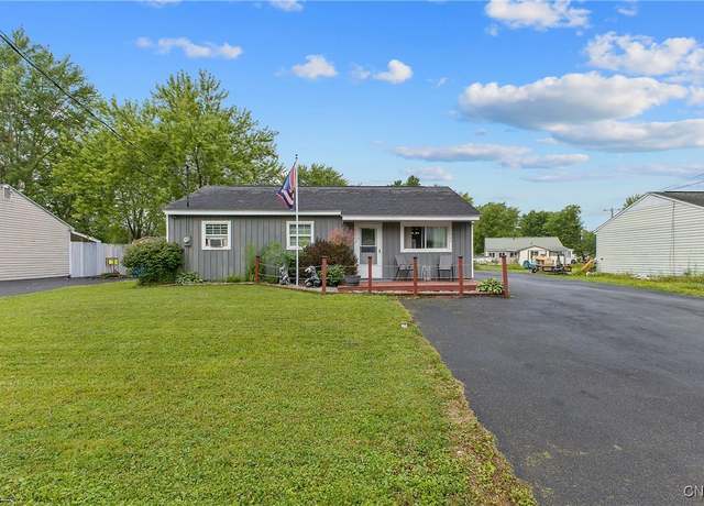 Property at 7947 Eisenhower Blvd, Cicero, NY 13030, 3 beds, 1 bath