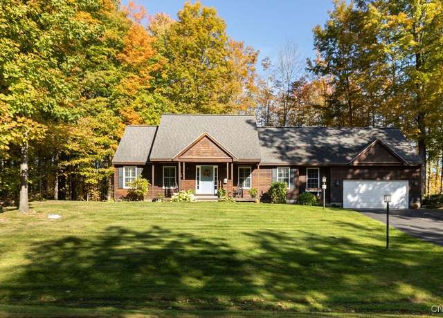 Property at 12 Wildwood Ave, Volney, NY 13069, 3 beds, 2.5 baths
