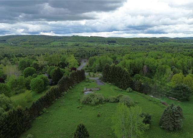 Property at 1400 Eastview Dr, Nelson, NY 13035